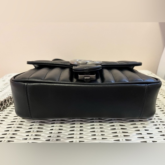 SOLD Gucci GG Marmont Mini chain shoulder bag. - Picture 8 of 15